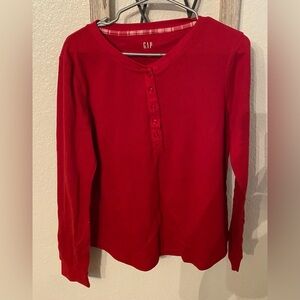 GAP Women top size Large ❤️